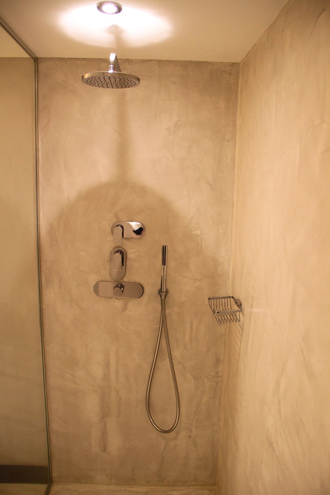 Salle de bain de la Chambre privilège Réglisse proposée à l'hôtel restaurant situé en Val de Loire