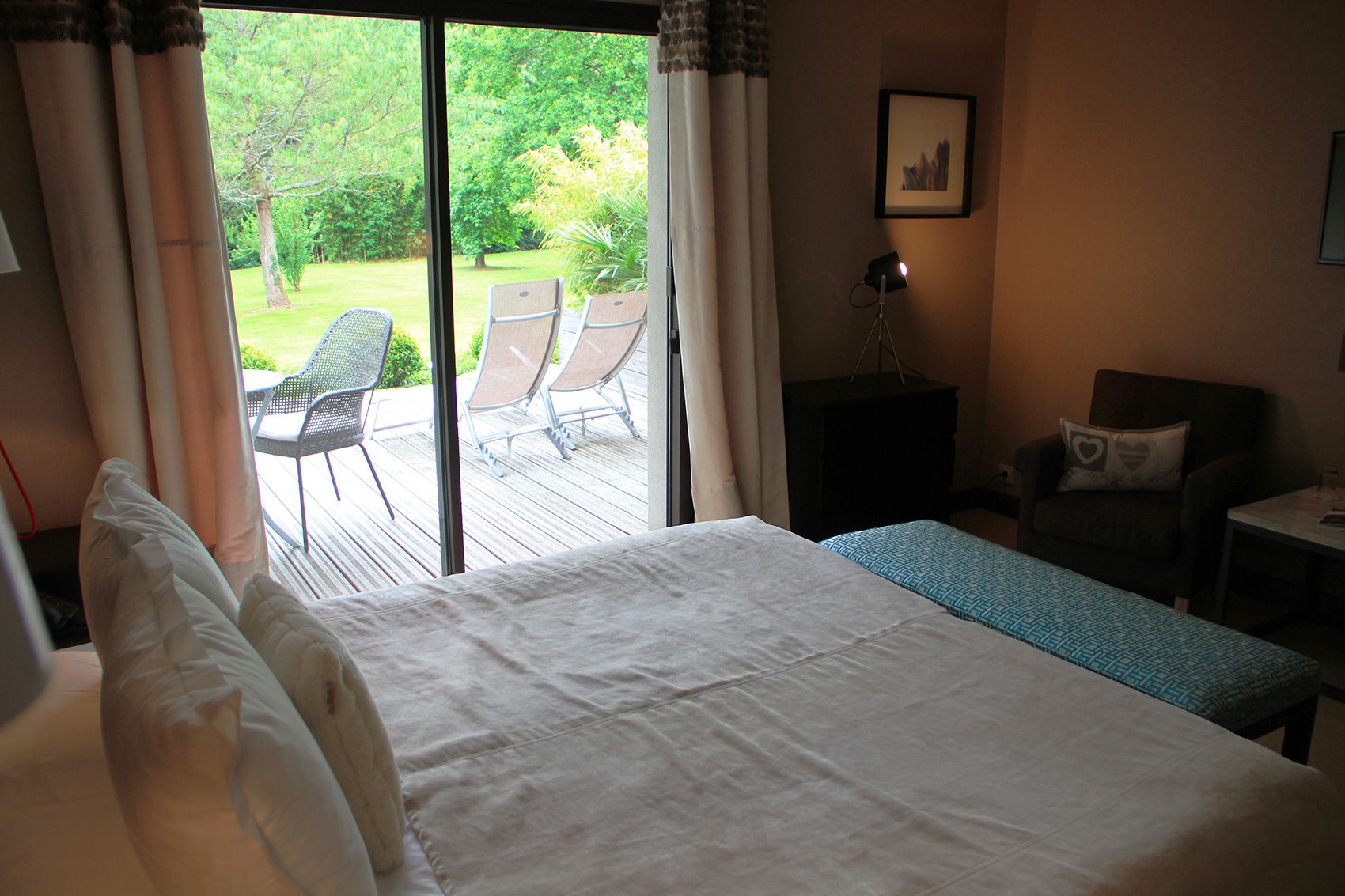 Chambre Plume proposée à l'hôtel restaurant situe en Val de Loire