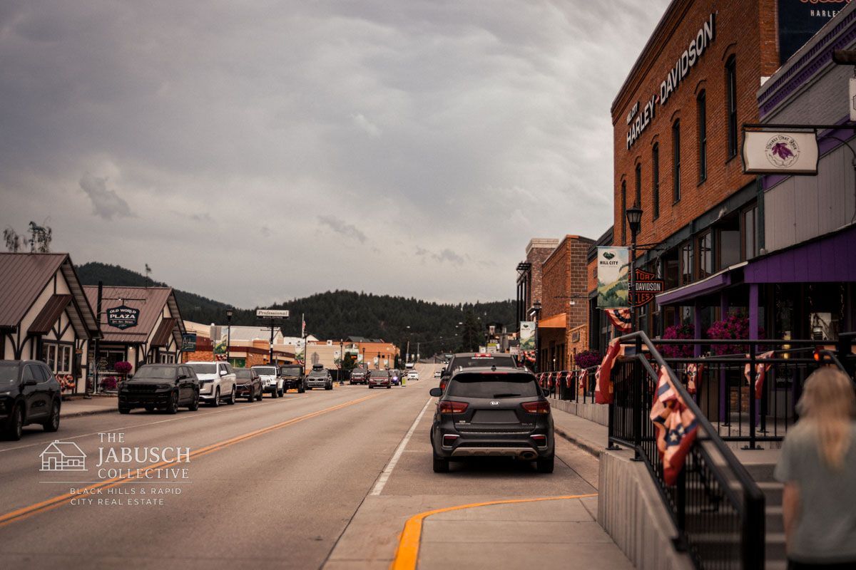 picture of downtown Hill City, SD