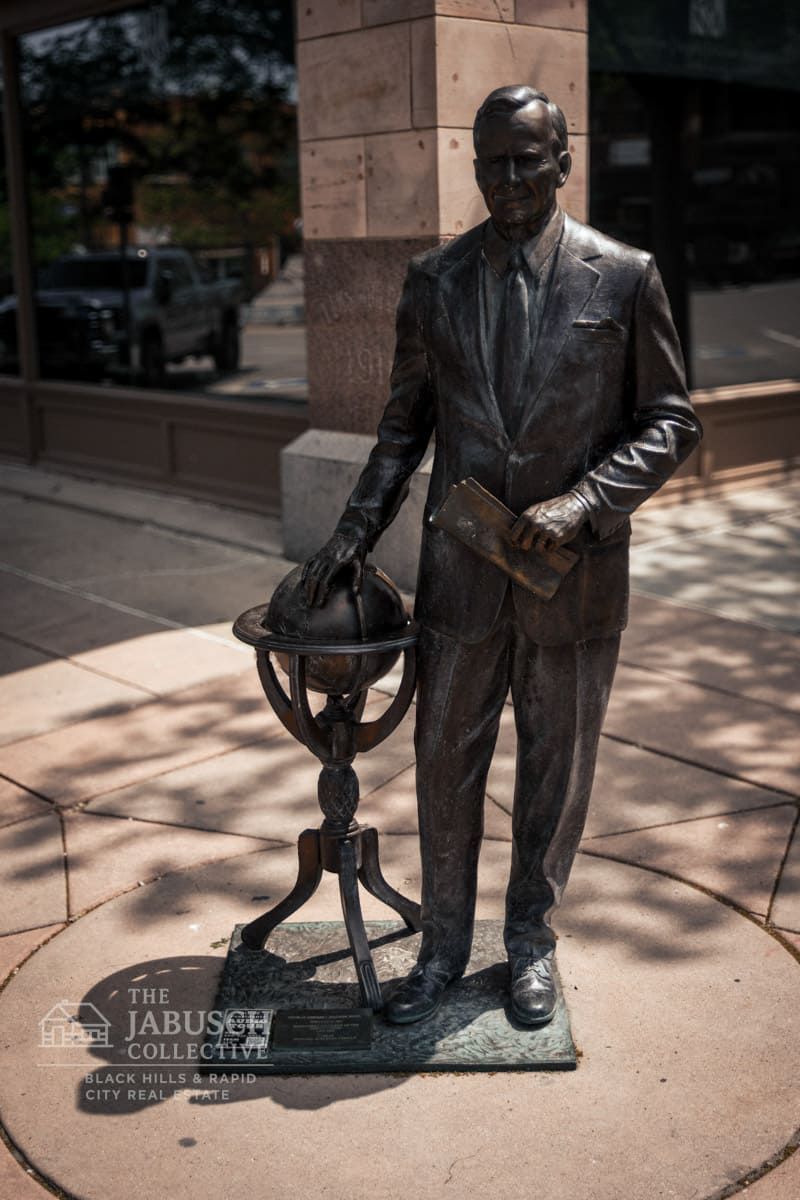 bronze president statue in Rapid City, SD