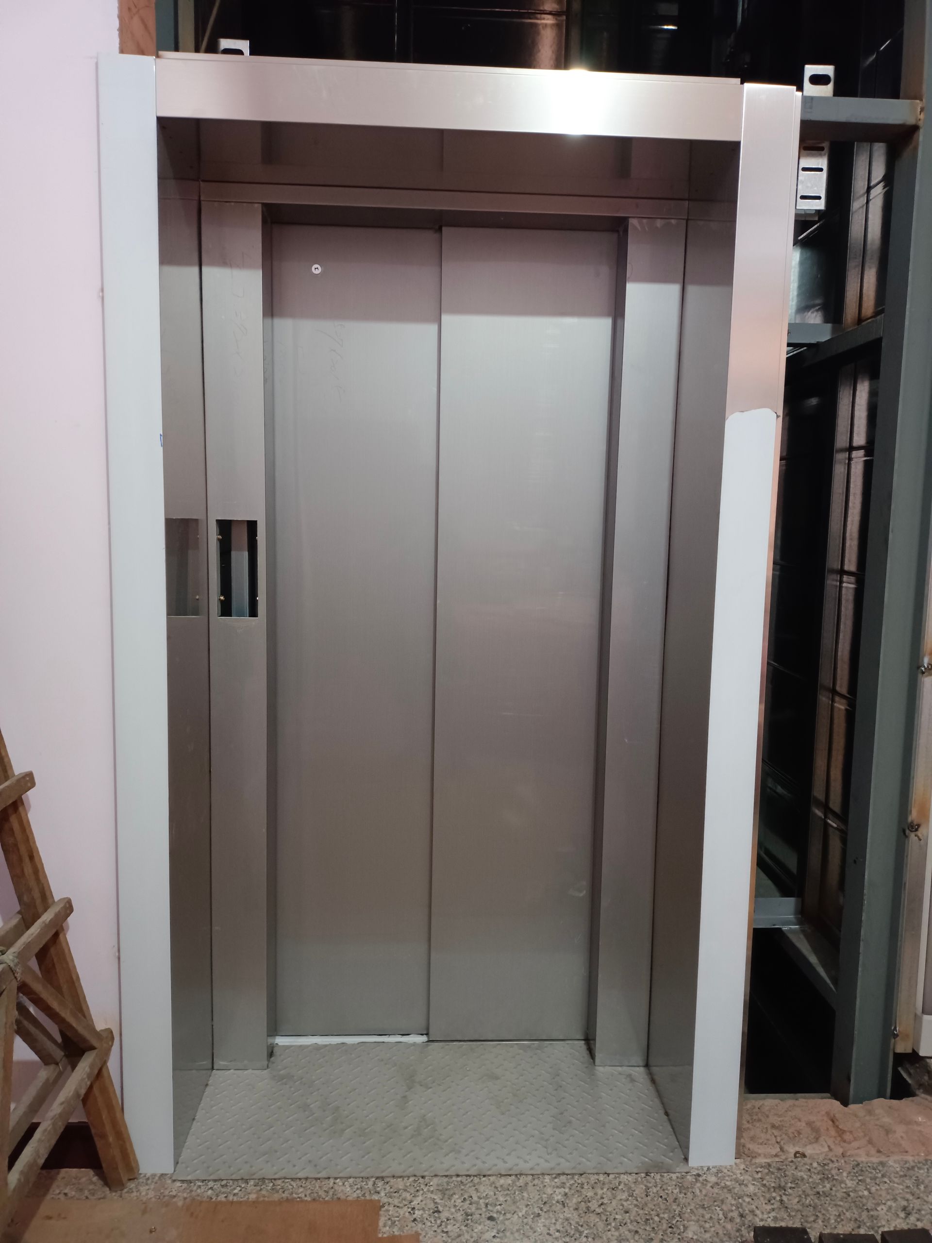 安定仁佛宮電梯組裝