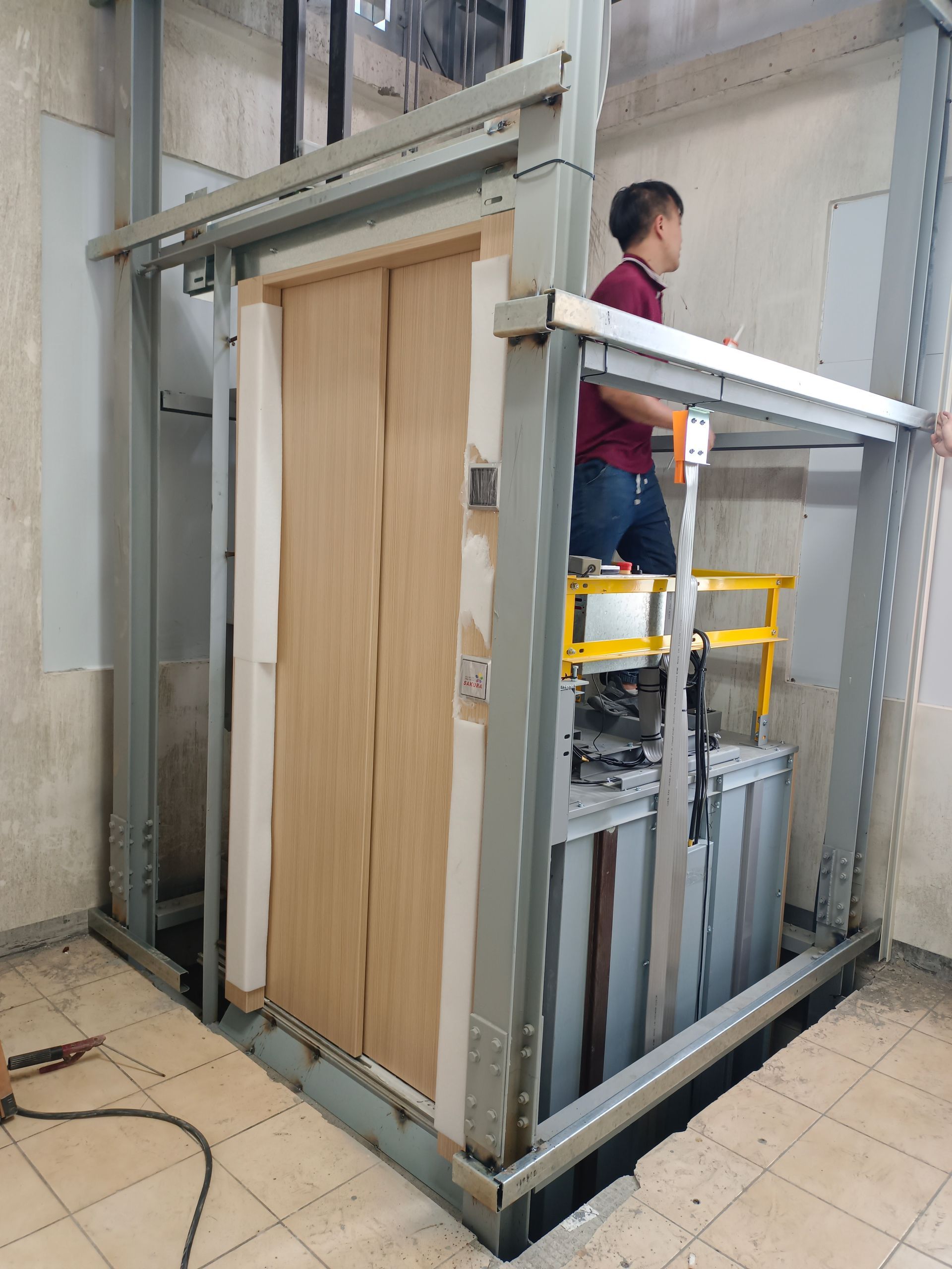 北安路艾比科技電梯組裝