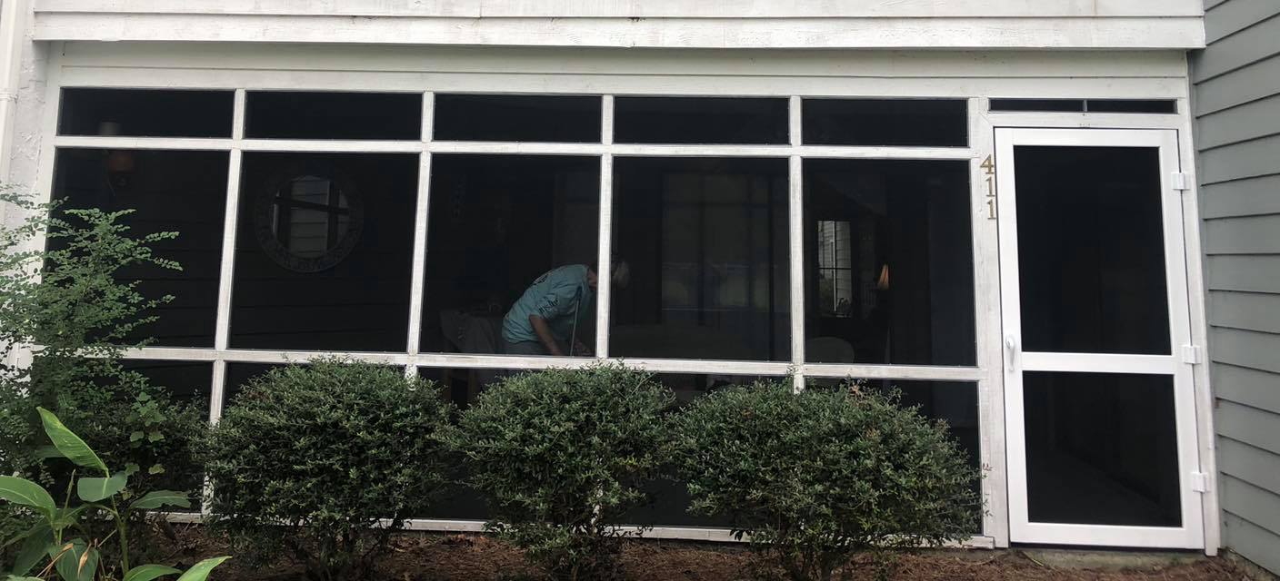 3-season screen room