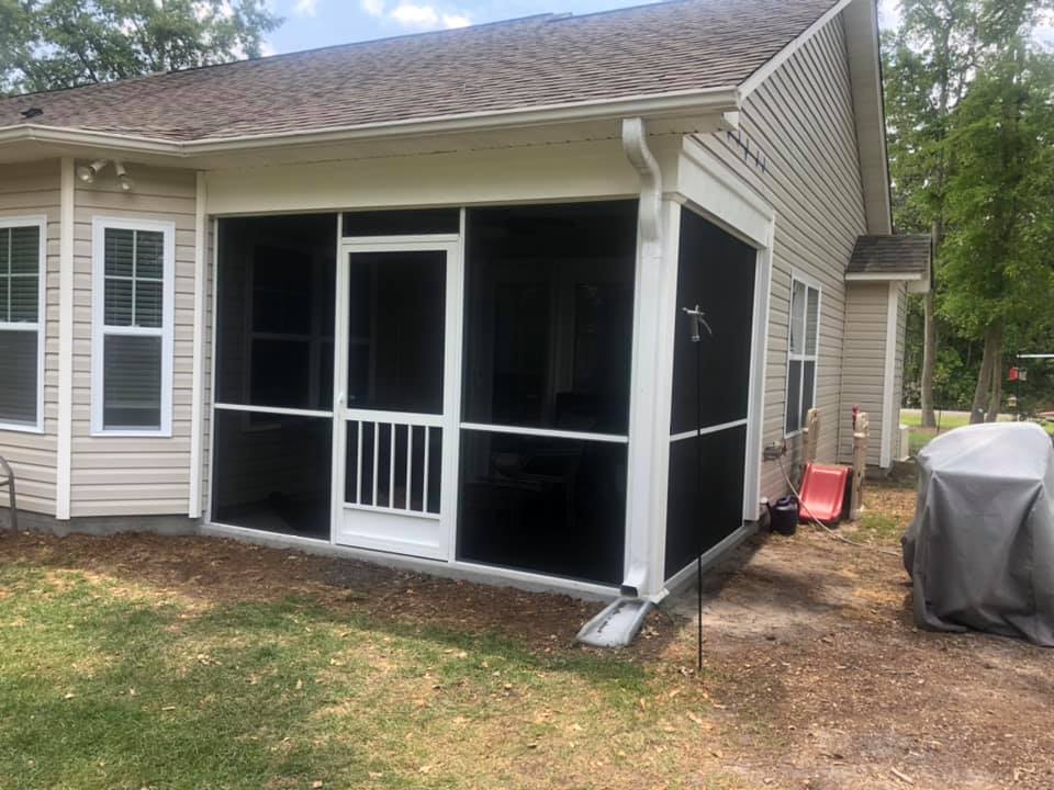 3-season screen room