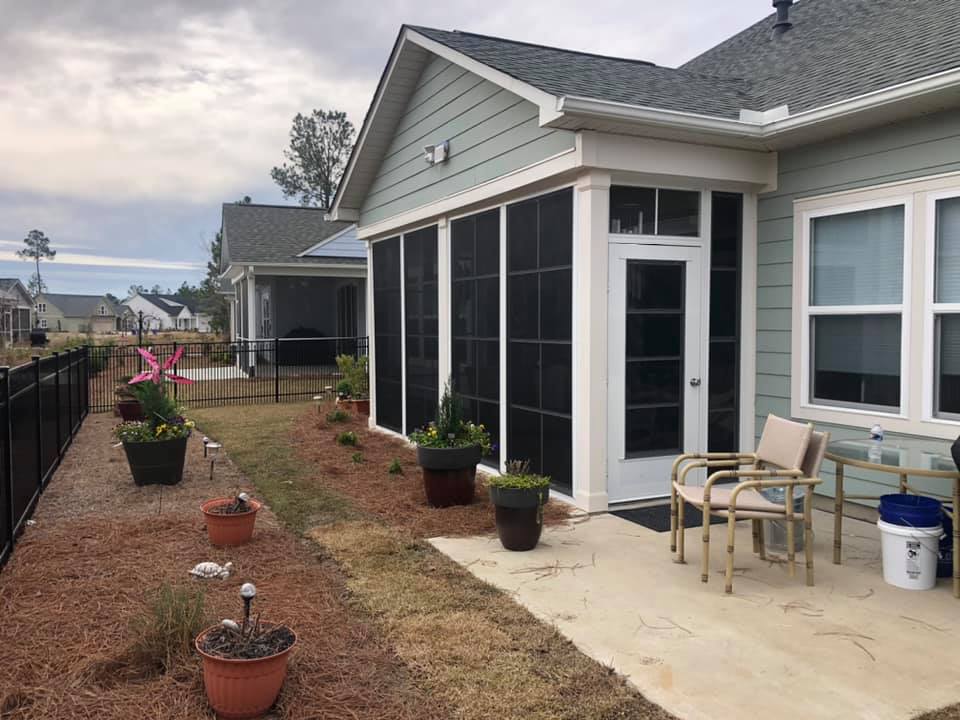 3-season screen room