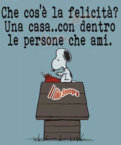 Una vignetta di Snoopy seduto alla scrivania con una macchina da scrivere