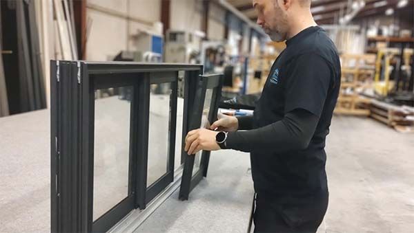 Montering af BS skydedøre til uderum