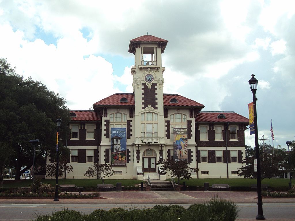 Old Lake Charles City Hall - Lake Charles, Louisiana