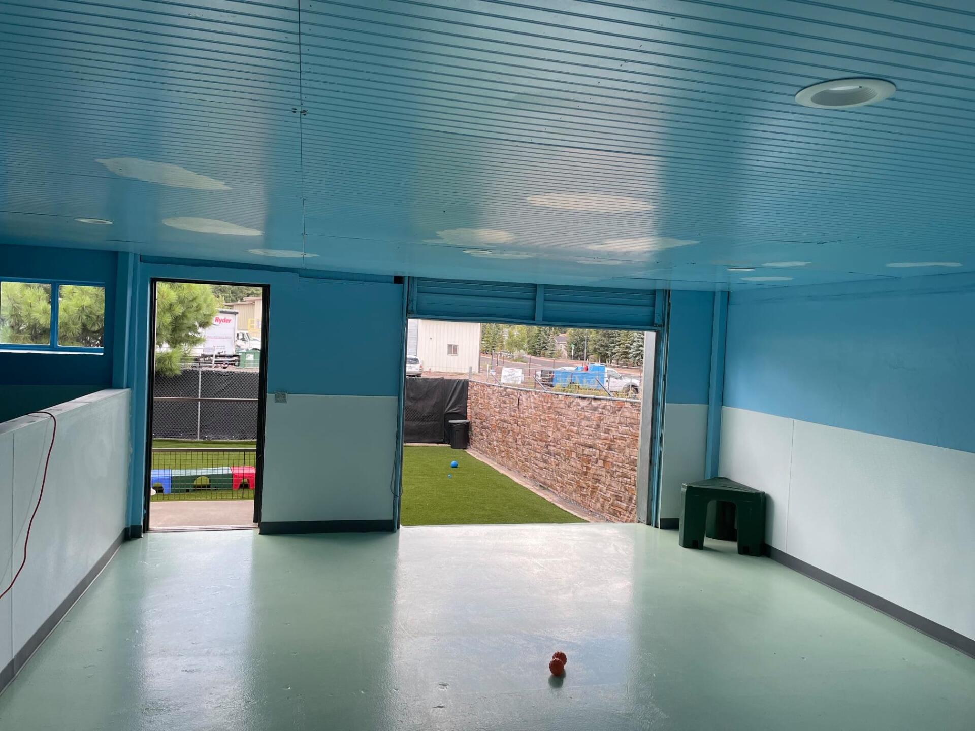 Room with doors to the outside