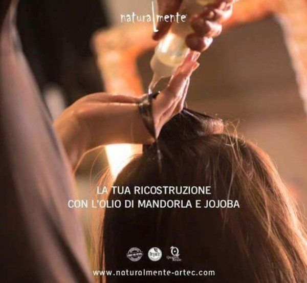 Ricostruzione capelli con olio di mandorle