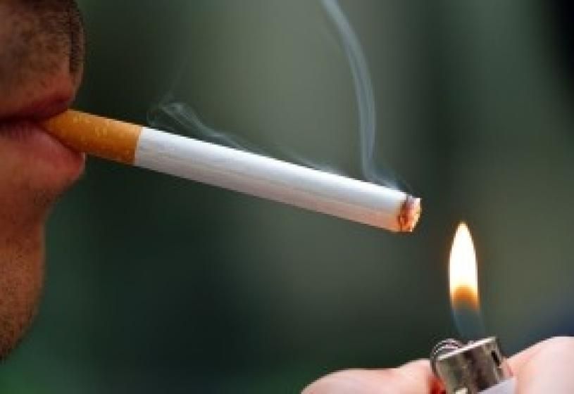 Caduta dei capelli causa fumo: il nesso esiste