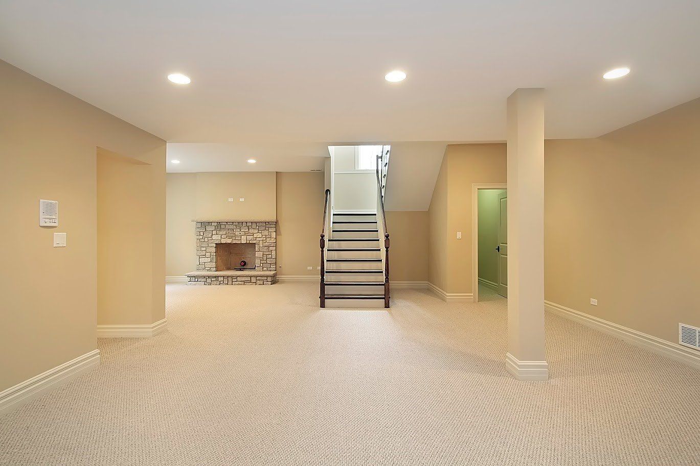Modern Home Interior With Empty Living Room — Richmond, VA — Beckstoffer Welsh Inc