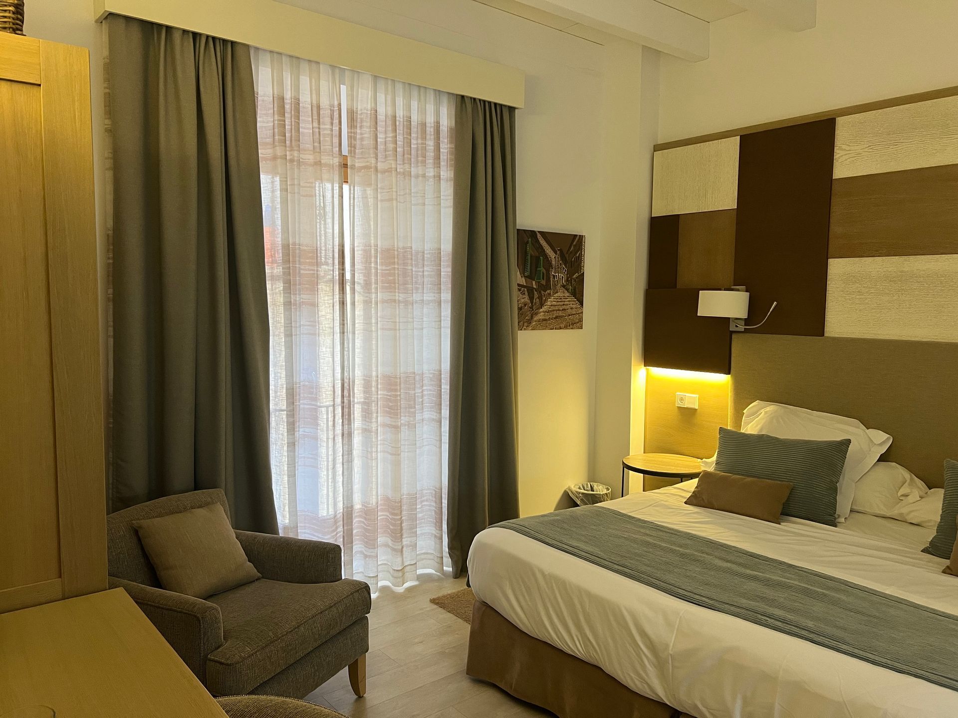 habitación estándar cortina cerrada