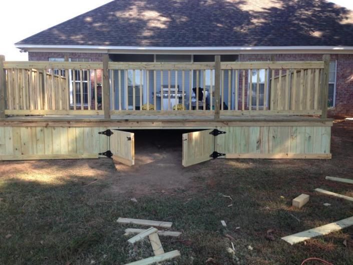 deck on back of home