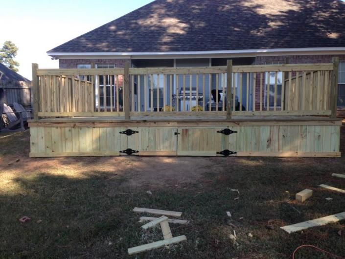 deck  on back of home 