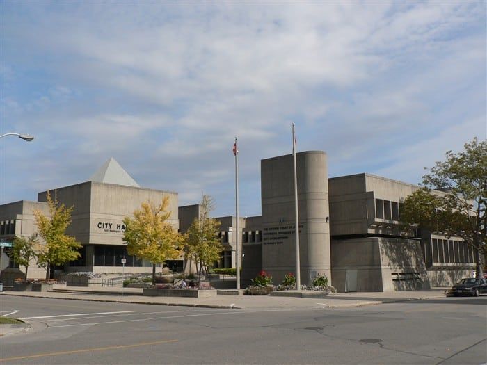 A large building with the word city on it