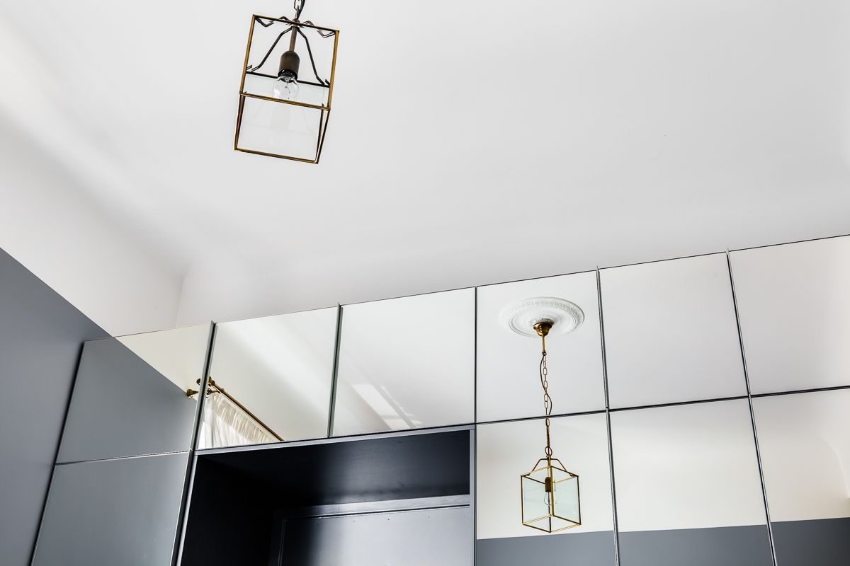 Dzīvokļa interjera dizains. Priekštelpa. Spoguļskapis.