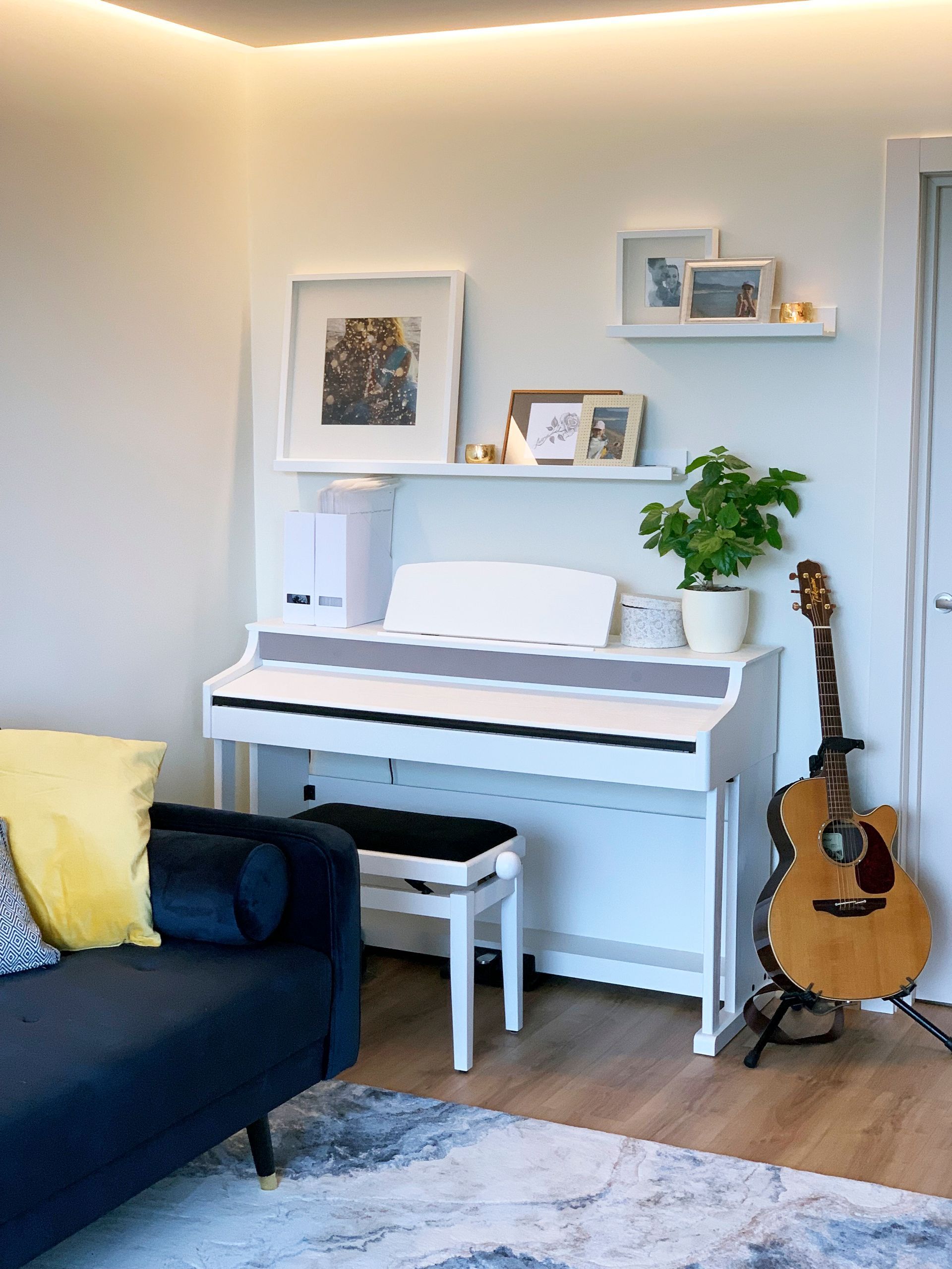 Dzīvokļa interjera dizains. Dzīvojamās istabas interjers. Detaļas.