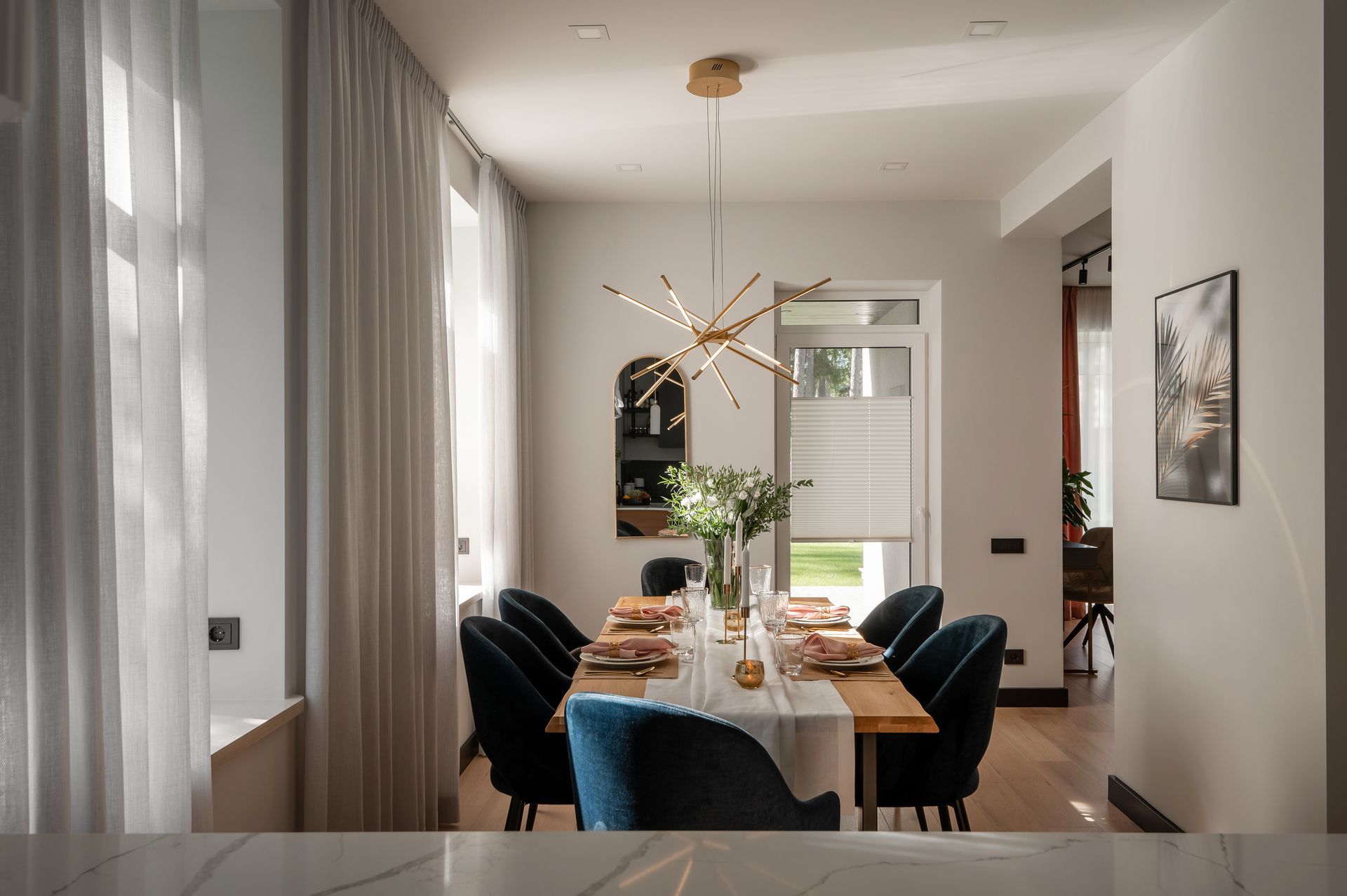 Mājas interjera dizains. Ēdamzona