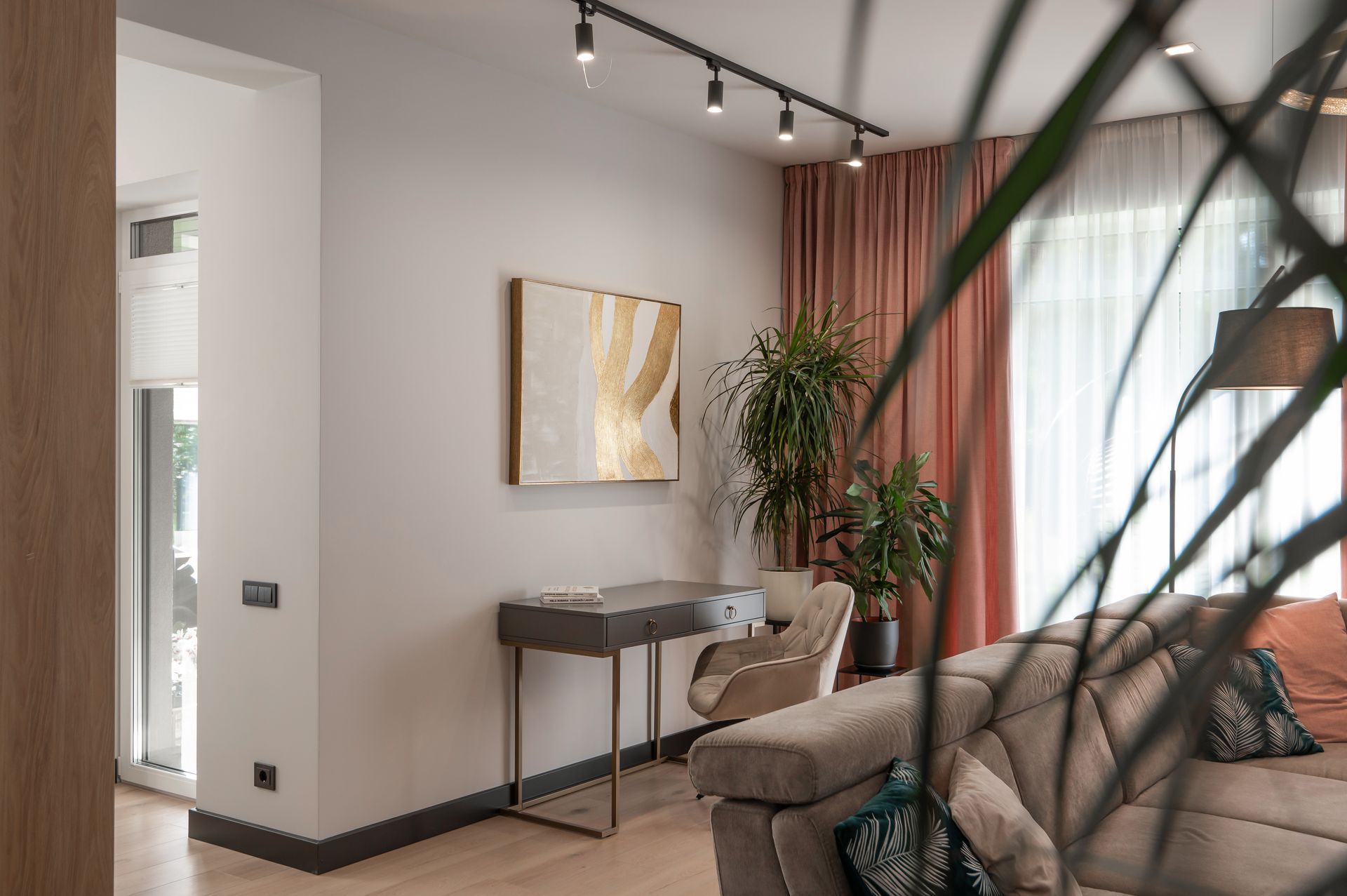 Mājas interjera dizains. Dzīvojamā istaba