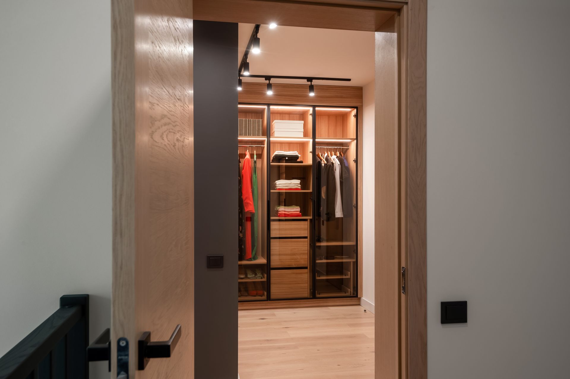 Mājas interjera dizains. Guļamistaba. Garderobe