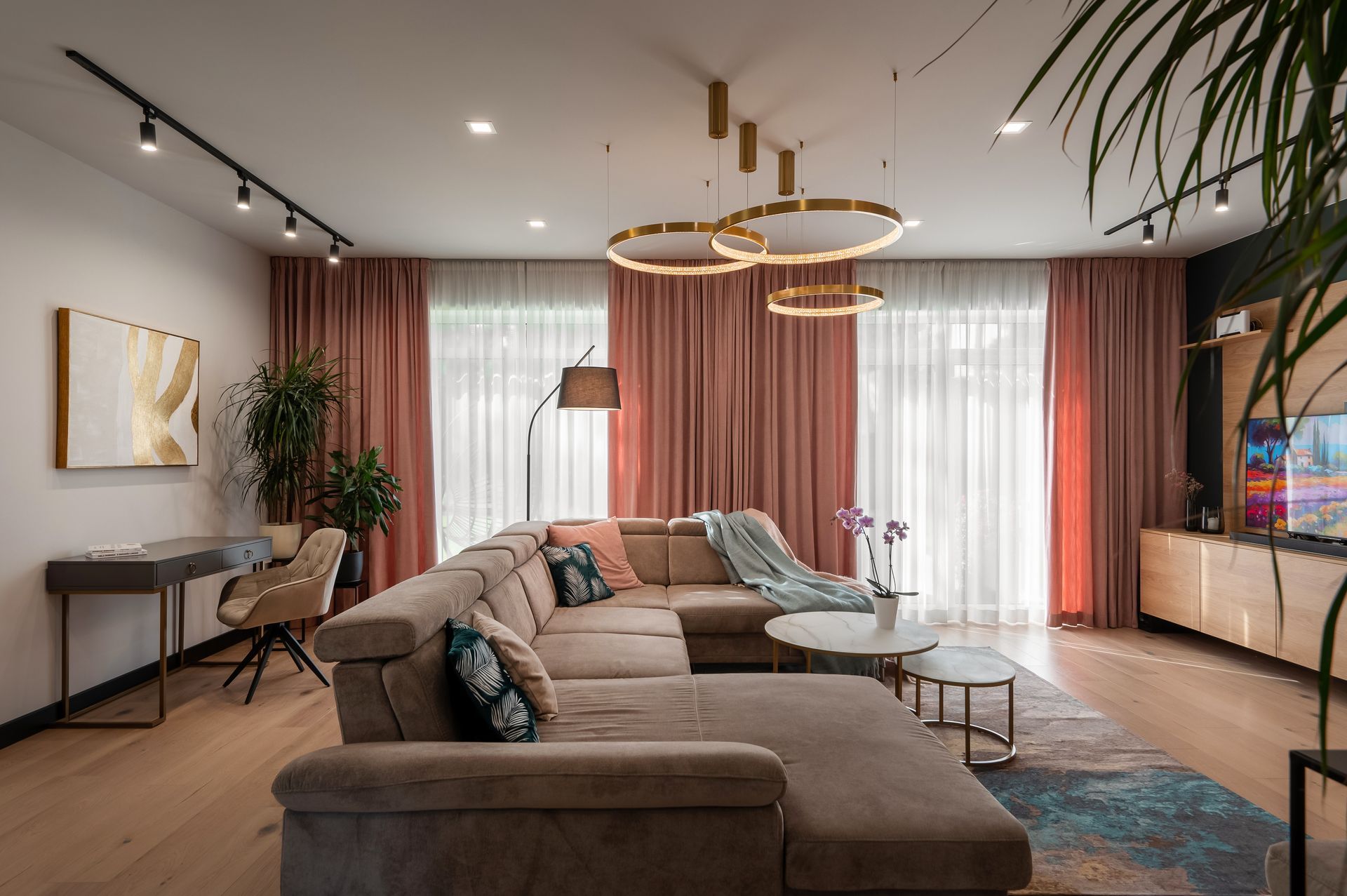 Mājas interjera dizains. Dzīvojamā istaba