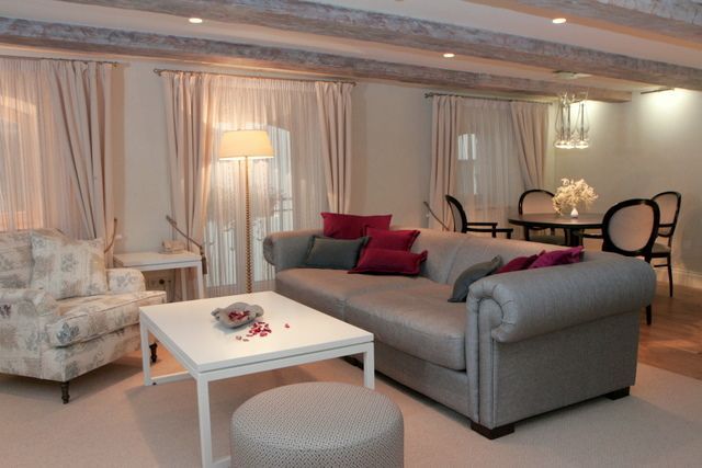 Viesnīcas apartamentu interjera dizains.