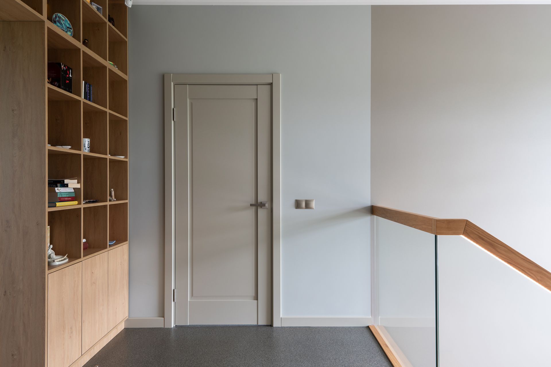 Mājas interjera dizains. Kāpnes