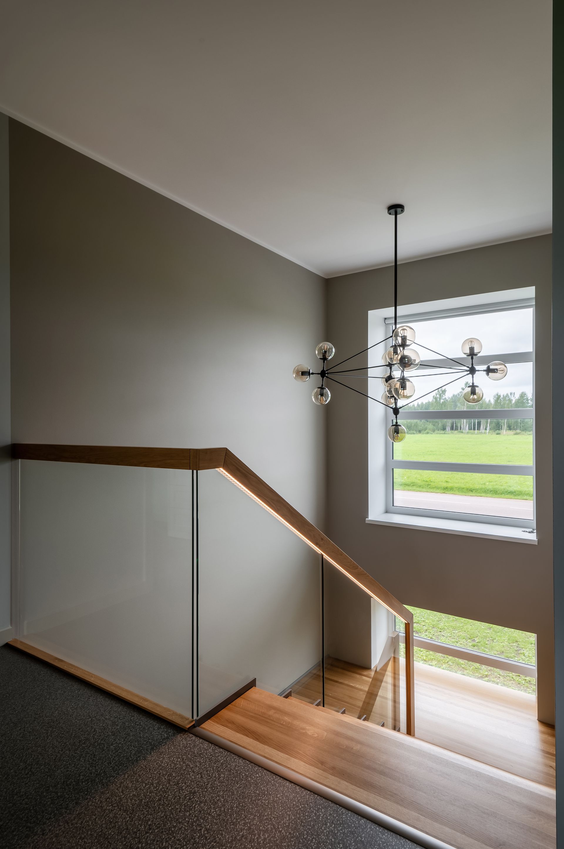 Mājas interjera dizains. Kāpnes