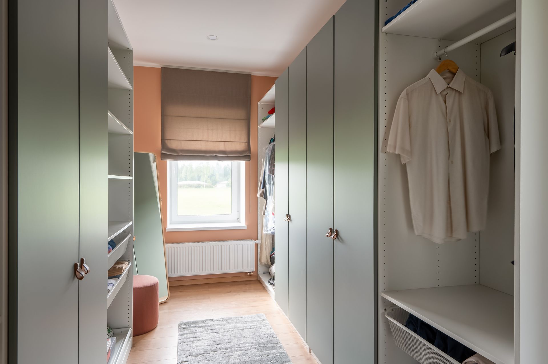 Mājas interjera dizains. Garderobes interjera dizains