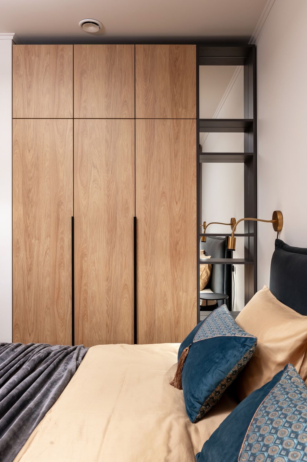 Dzīvokļa interjera dizains. Guļamistabas interjers,