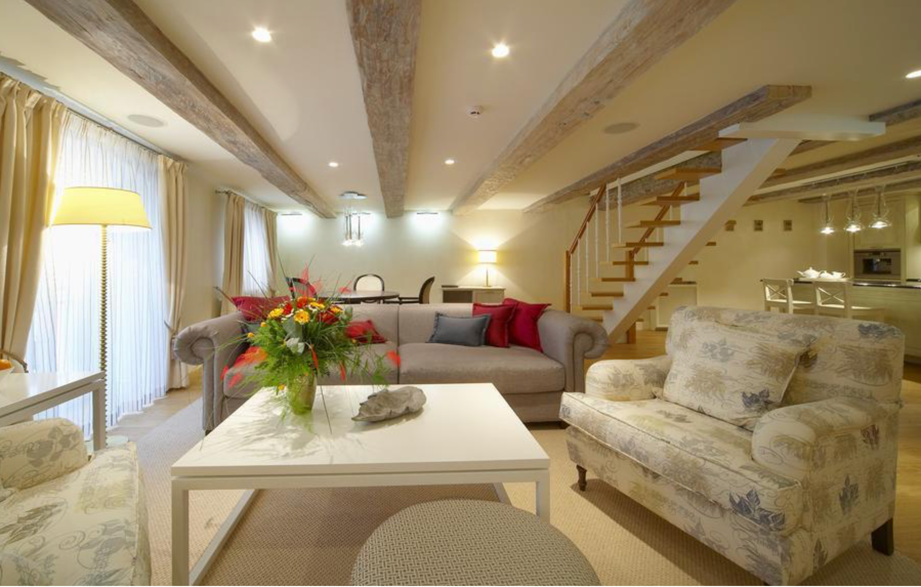 Viesnīcas apartamentu interjera dizains.