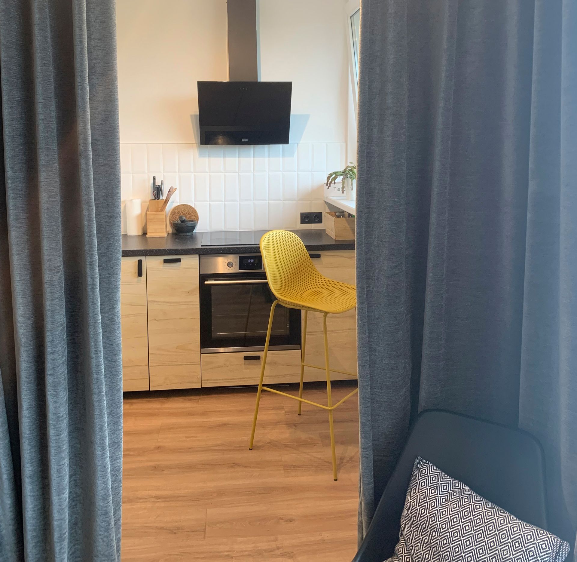 Dzīvokļa interjera dizains. Virtuves interjers. Detaļas.