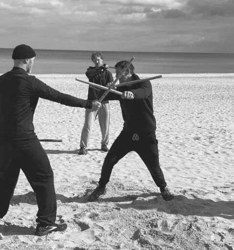 Training mit und ohne Waffen -little kung fu school Bln-Kreuzberg