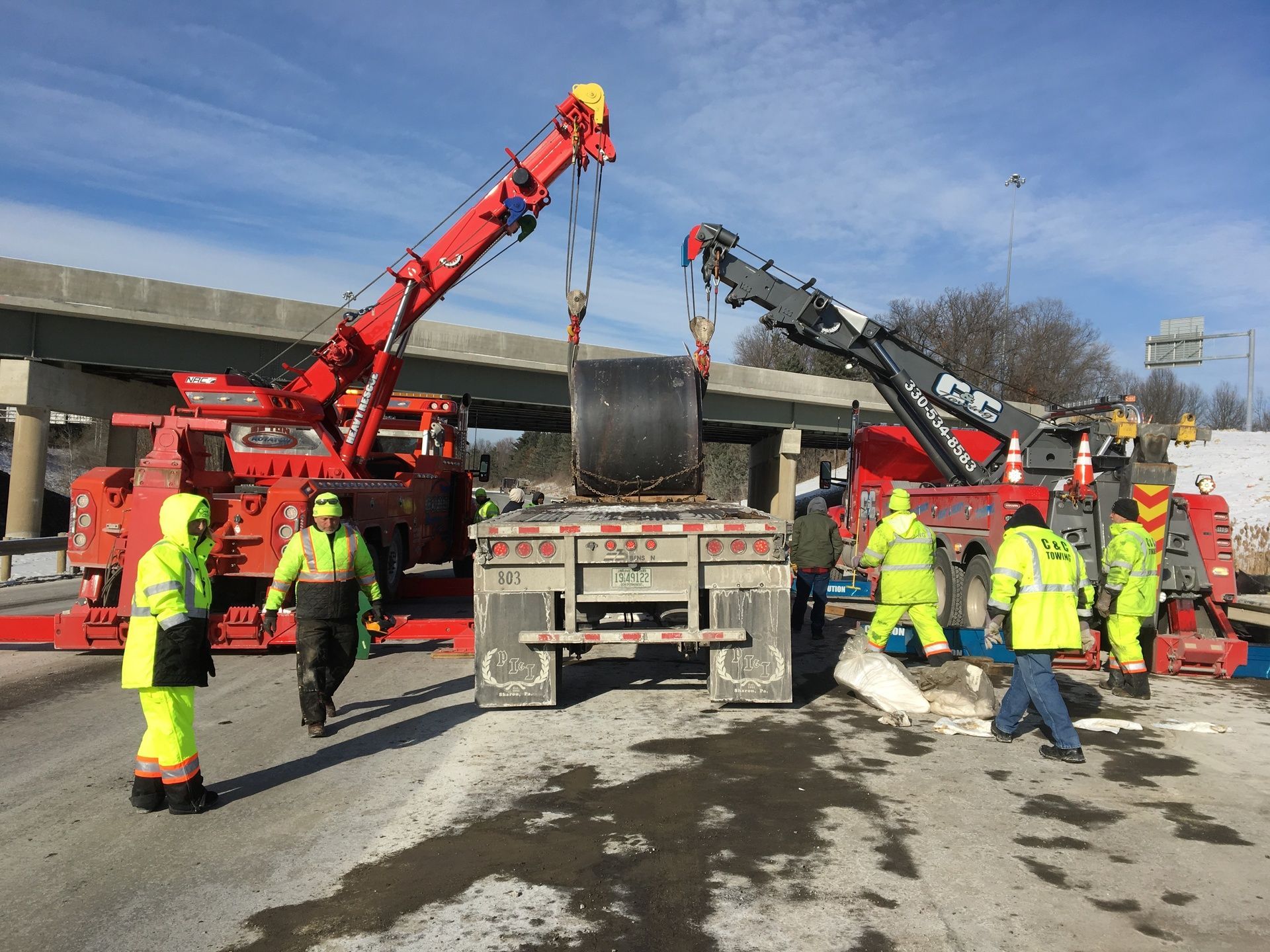 heavy duty towing on highway