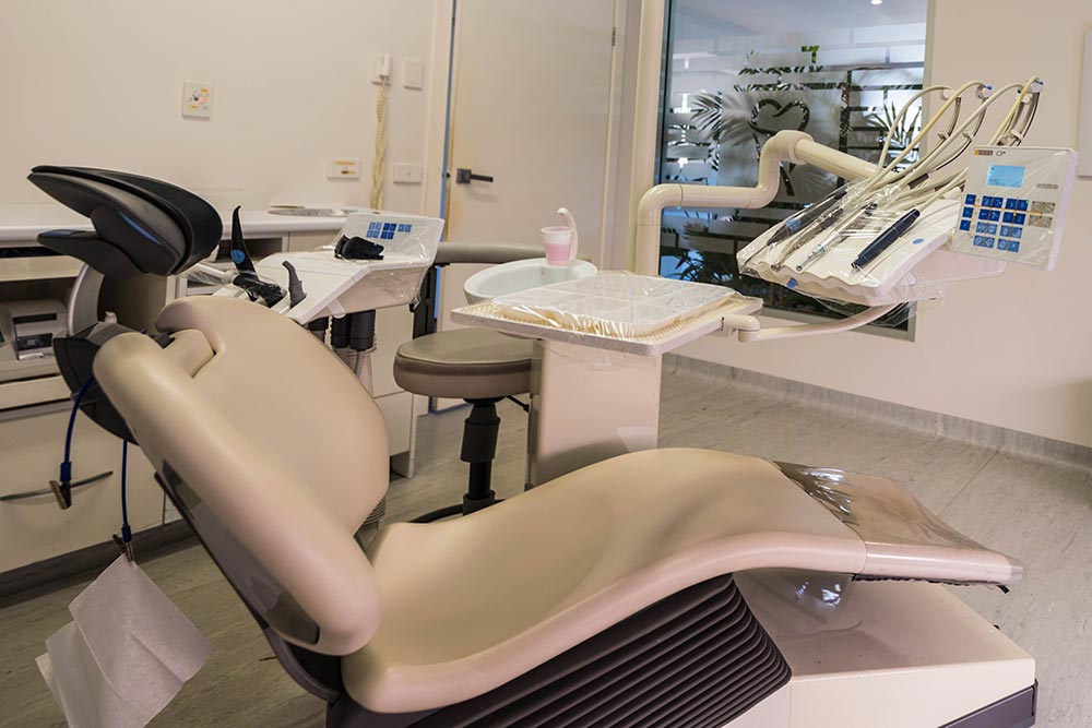 eltham dental clinic dental chair and tools