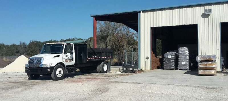 Southern Rockyard truck - Building and Landscape in Florida