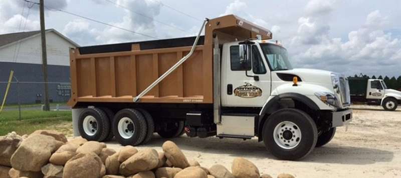 Southern Rockyard Delivery truck - Building and Landscape in Florida