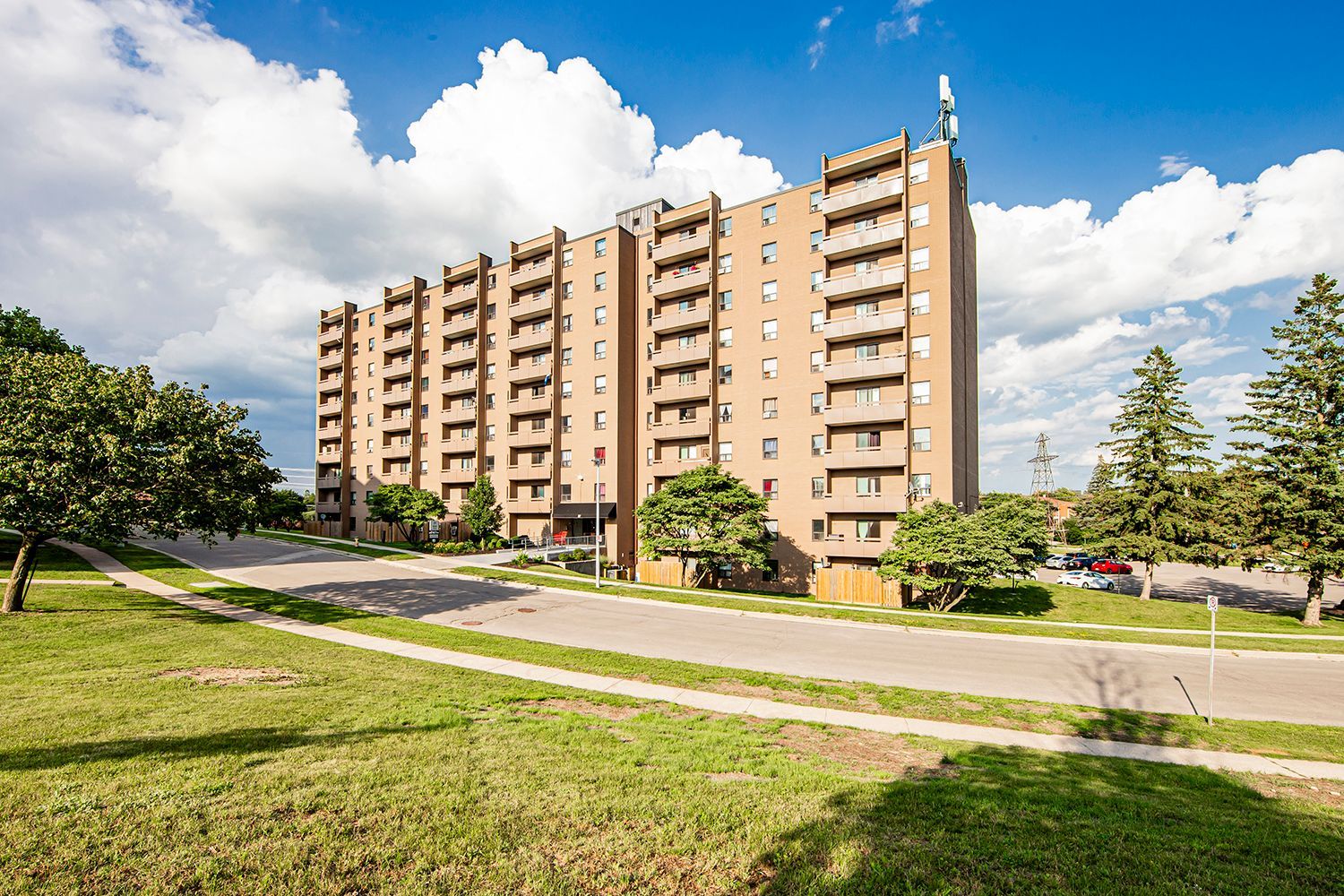 Apartment Gallery 2740 Vanier Drive