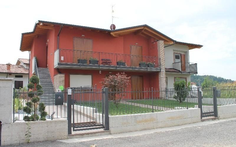 ristrutturazione di una casa bifamiliare