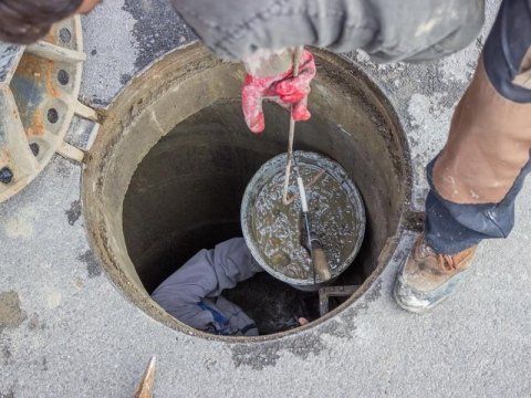 cleaning a sewer