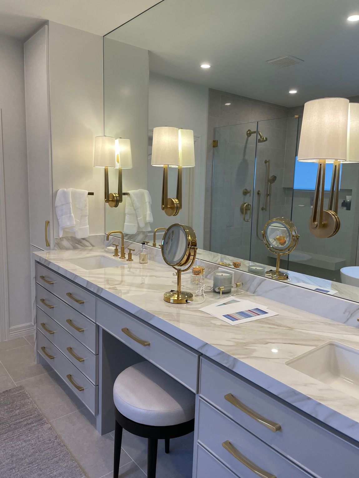 Bathroom mirror