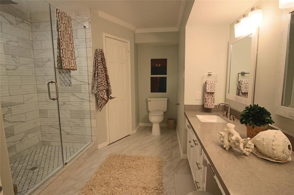 Wide bathroom