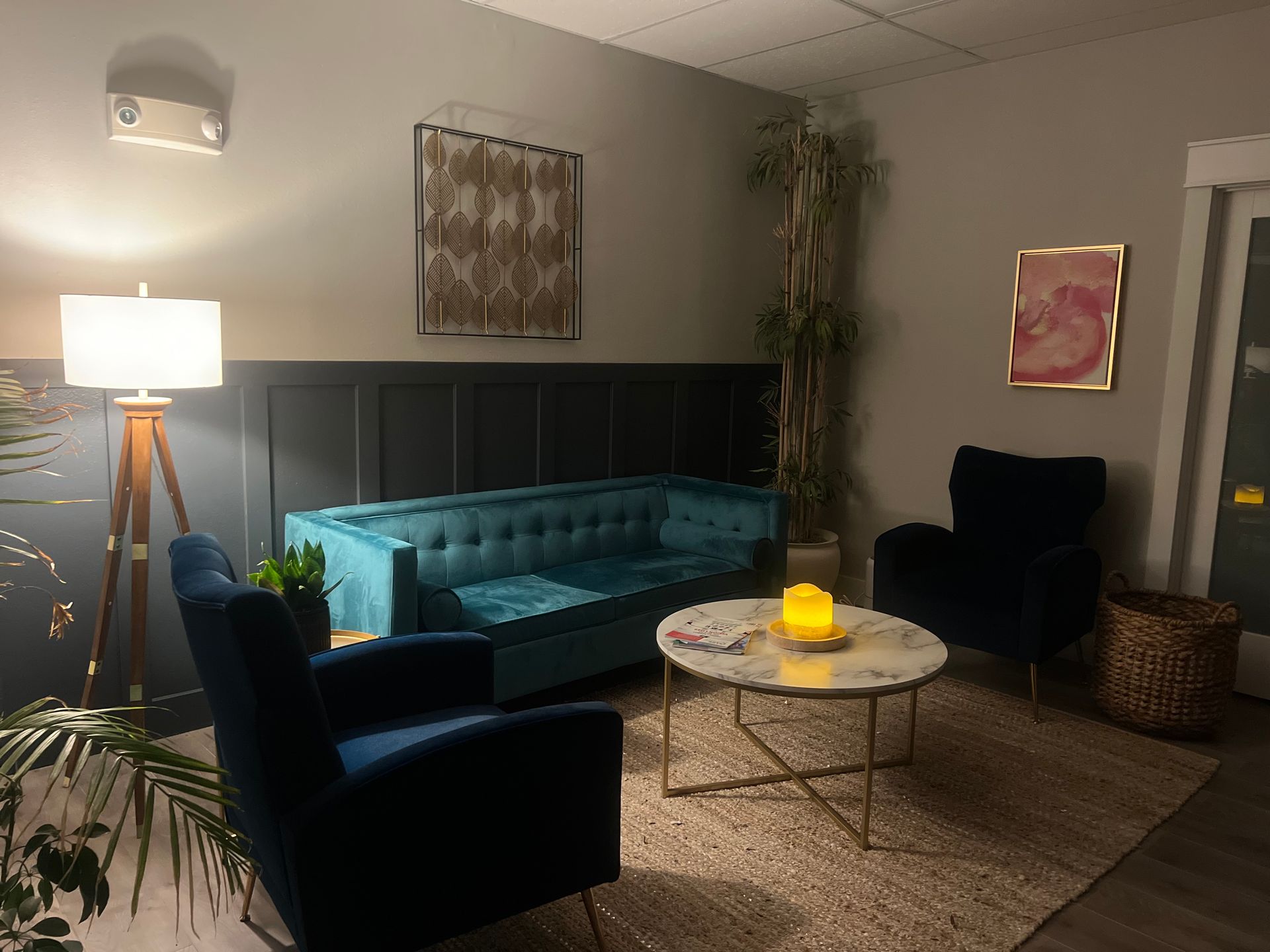 1. Women of all ages
2. Men of all ages
3. School aged children and teens
4. Chronic disease states (ie. autoimmune, gut health, etc)
5. Female hormone therapy