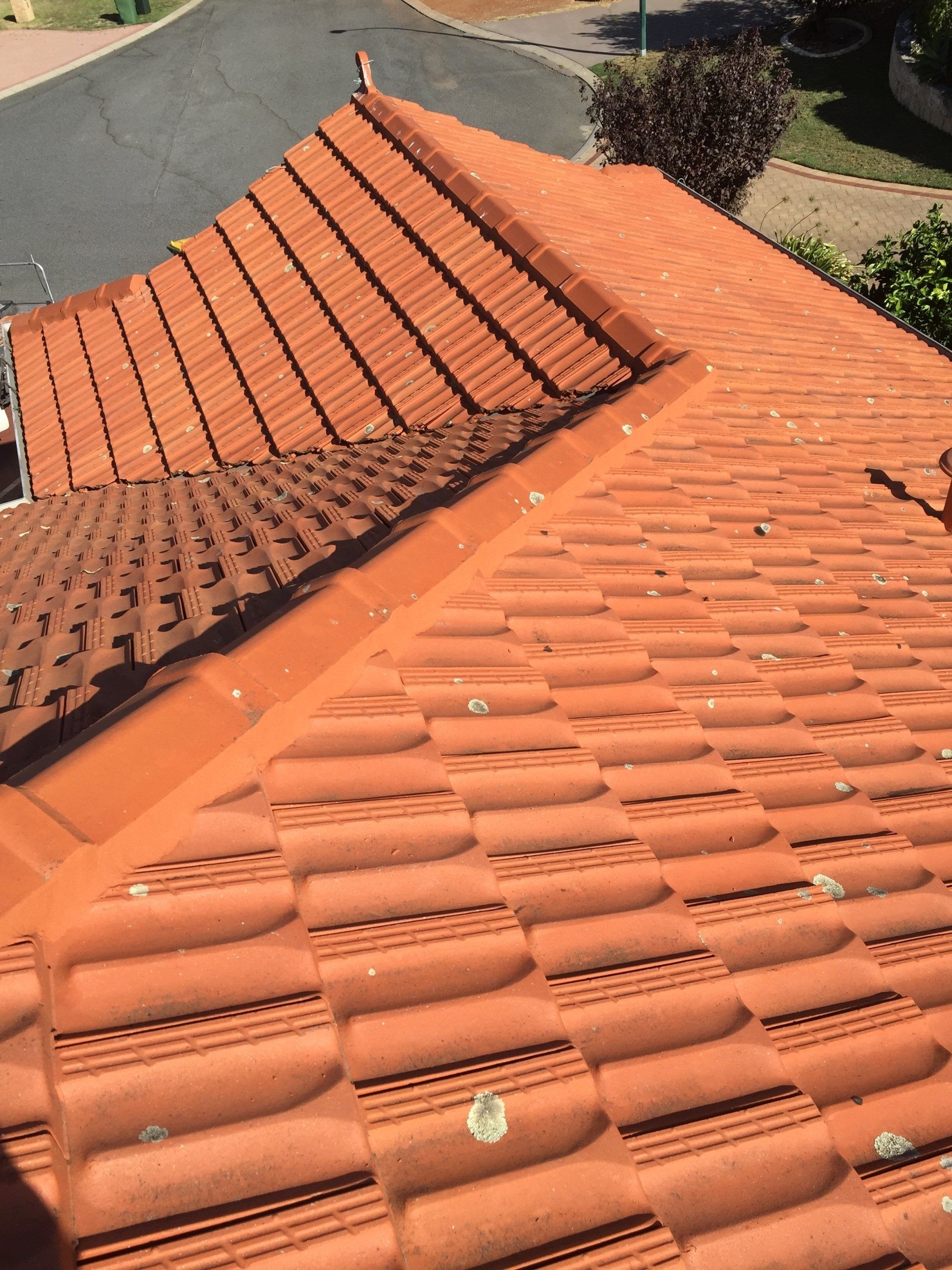 Roof tiling repairs
