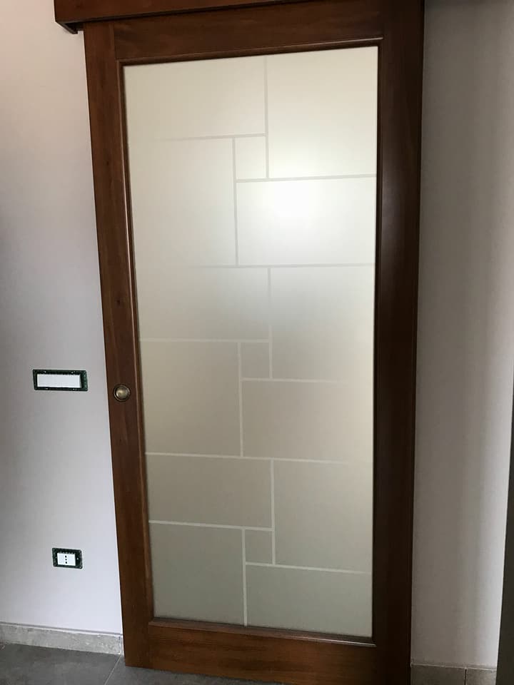 porta con vetro satinato