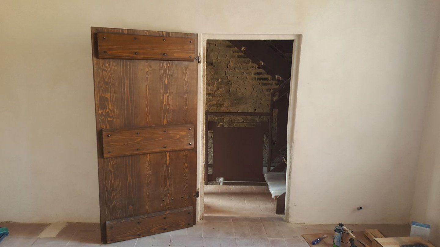 portoncino su misura in legno massello