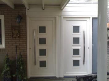 Voordeur met kunststof kozijn