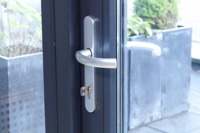 Kunststof kozijn met deur