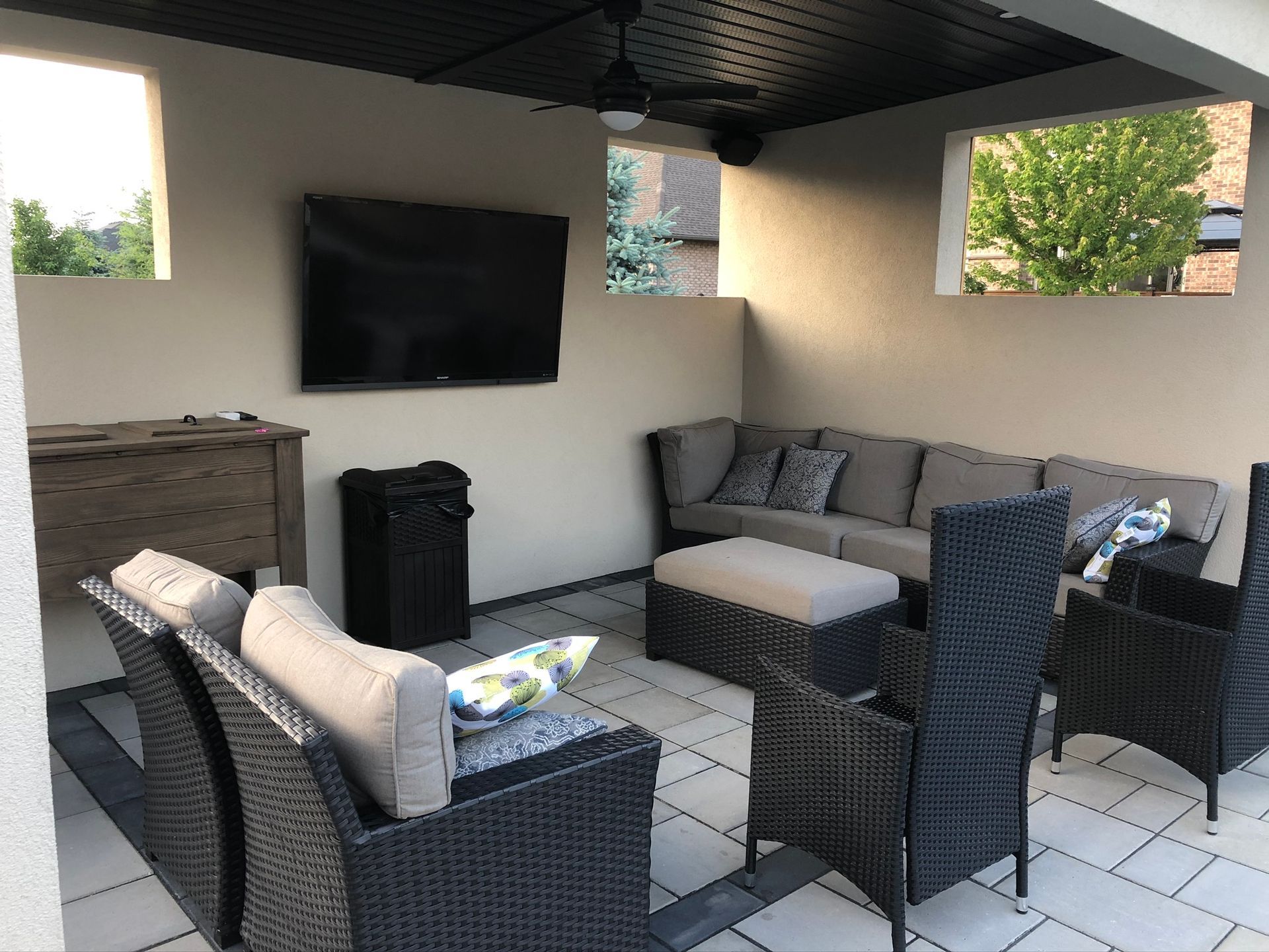 Jim Allen-LOUNGE AND PLAY